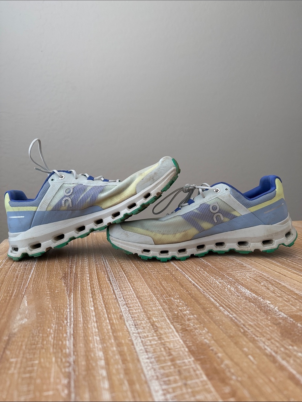 On Cloudvista mens US 10 trail running sneaker